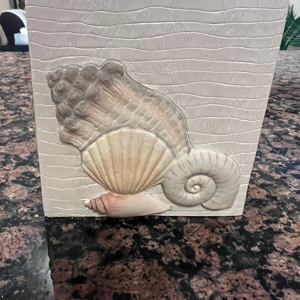 Seashell decorative tissue box cover. - Picture 2 of 7
